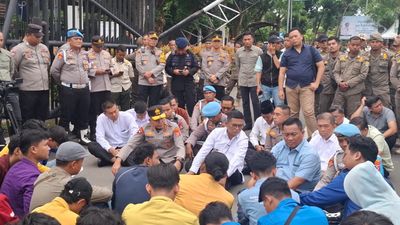 Aksi BEM Se-Banten Soroti Pungli dan Kesejahteraan Guru Dalam Setahun Gubernur Menjabat
