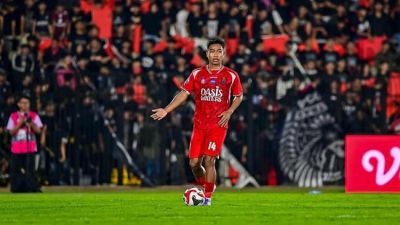 Kejadian Totoknya Bek Persijap di Pertandingan Melawan Persebaya