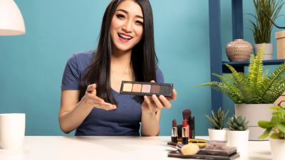 Pengaruh Beauty Influencer dalam Mendorong Tren Skincare Modern