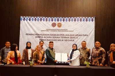 Resmikan Hibah Bus, Bupati Gorontalo Perkuat Akses Transportasi Daerah