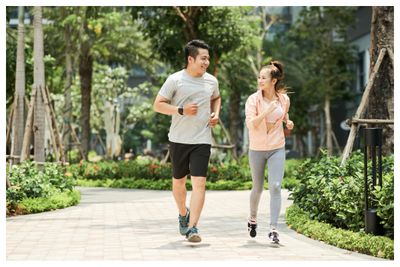 7 Tips Jogging saat Puasa agar Tidak Pusing dan Tetap Bertenaga!