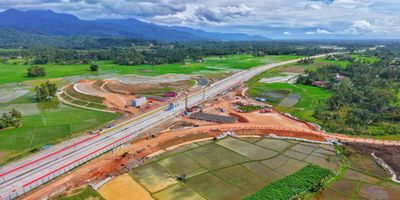Pasca pemasangan Girder Interchange Lubuk Alung: Jalan Tol Padang Sicincin Terapkan Rekayasa Lalu Lintas Pada KM 18+998