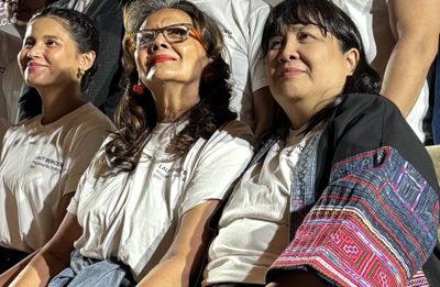 Christine Hakim Tak Kuasa Menahan Tangis saat Ceritakan Perannya Jadi Ibu di Laut Bercerita