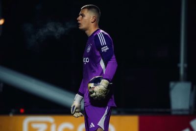 Kiper Ketiga Ajax Kecewa dengan Pelatihnya Karena Maarten Paes DIkasih Debut Pada Kontra NEC Nijmegen