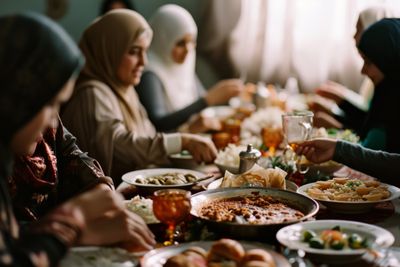 Beban Finansial dan Mental di Balik Ritual Bukber