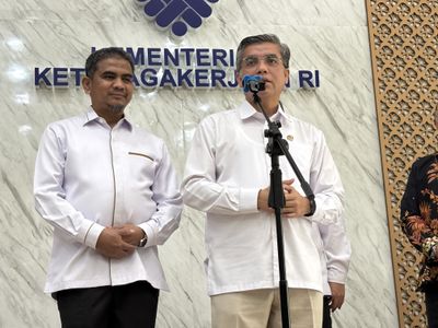 Menaker Yassierli Beri Isyarat Bonus Hari Raya Ojol Bersamaan SE THR
