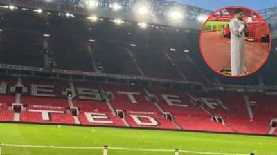 Kumandang Adzan untuk Pertama Kali Menggema di Stadion Old Trafford Kandang Manchester United