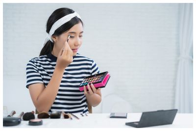 8 Kesalahan Makeup yang Buat Wajah Jadi Lebih Tua, Jangan Sampai Kamu Lakuin!