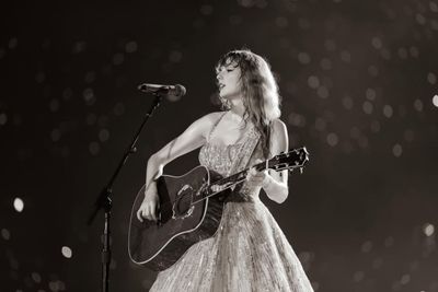 Lirik dan Terjemahan My Tears Ricochet Taylor Swift Lengkap dengan Maknanya