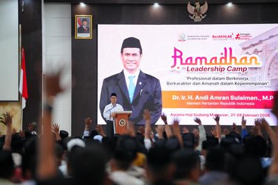 Amran Sulaiman Cerita Tekanan Swasembada Pangan 1 Tahun, Stok Beras Tembus Rekor Nasional