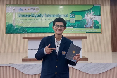 Kisah Inspiratif Zain, Lulusan Terbaik Unesa dengan IPK 3,99 yang Tembus Jurnal Scopus