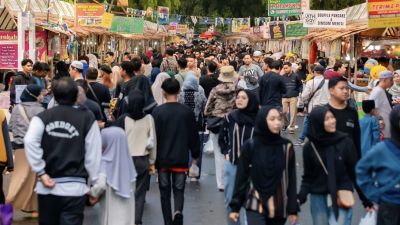 Tradisi Berburu Takjil: Menelusuri Kenikmatan dan Interaksi Sosial di Bulan Ramadan