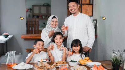 Strategi Sehat untuk Berbuka Puasa Tanpa Terburu-buru