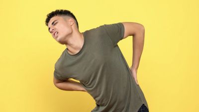 Mengatasi Nyeri Pinggang Akibat Duduk Terlalu Lama: Latihan dan Tips Praktis