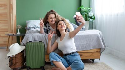 Temukan Keseruan Staycation Terjangkau di Kota Besar Indonesia