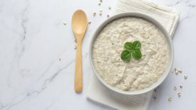 Kelezatan dan Manfaat Bubur Oat bagi Penderita Maag