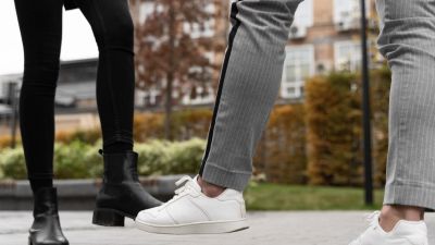 Kombinasi Sneakers Dalam Busana Formal: Panduan Praktis