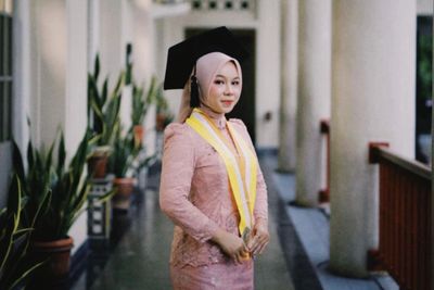 Sempat Insecure Pas Awal Kuliah, Mahasiswi Ini Malah Jadi Wisudawan Termuda UGM di Usia 20 Tahun