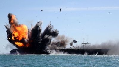 Krisis Meningkat di Selat Hormuz: Tiga Kapal Diserang, Satu Tenggelam di Tangan Iran