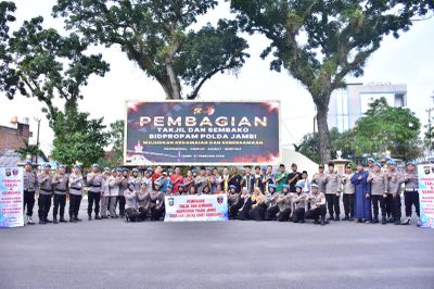 Pererat Silaturahmi, Polda Jambi Berbagi Berkah Ramadan Bersama Pengguna Jalan