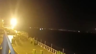 WNI Ini Pasrah Ucap Istighfar Saat Kapal Tempat Bekerja di Laut Iran Dikelilingi Ledakan di Langit Malam