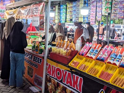 Kampung Ramadan MAJT An-Nuur Suguhkan Aneka Jajanan UMKM