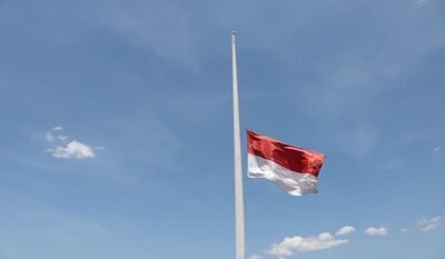 Hormati Meninggalnya Mantan Wapres ke – 6 RI: Pemko Payakumbuh Arahkan untuk Mengibarkan Bendera Merah Putih Setengah Tiang