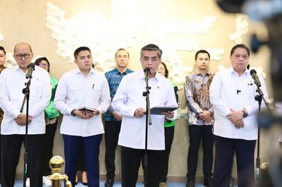 Menaker Tegaskan THR 2026 Wajib Dibayar Penuh dan Tidak Boleh Dicicil