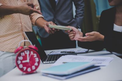Apa Bank Run? Ini Definisi, Faktor Penyebab, dan Efeknya pada Ekonomi