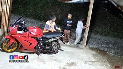 Ninja Setengah Supra Bikin Bocil Gen Alpha Penasaran, Tingkah Polosnya Jadi Hiburan Netizen
