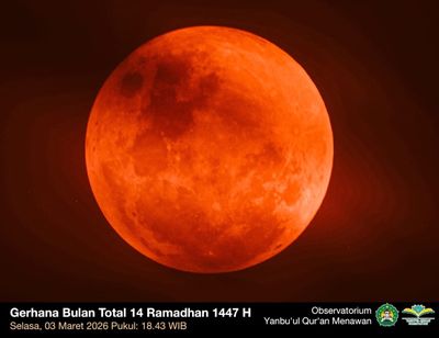 Gerhana Bulan Total Tertutup Hujan di PPMI Assalaam, Tampak Jelas di Kudus