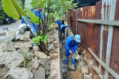 Respons Cepat Pasukan Biru SDA Perbaiki Turap Longsor di Pulo Gebang Jakarta Timur: Progres Capai 80 Persen, Warga Kini Bebas Cemas