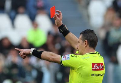 Berapa Jumlah Wasit dalam Pertandingan Sepak Bola? Ini Penjelasannya Menurut FIFA dan IFAB
