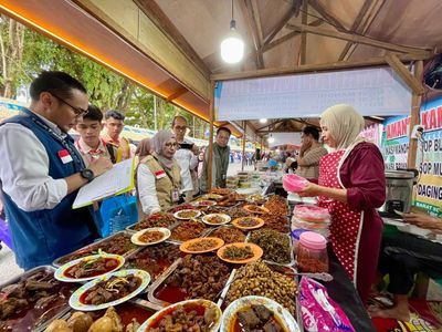Berburu Takjil Aman di Pasar Wadai Banjarmasin: BBPOM Pastikan Jajanan Ramadhan Bebas Bahan Berbahaya