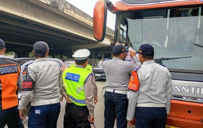 Sudinhub Jakarta Barat Babat Habis Terminal Bayangan, 5 Bus AKAP Langsung Ditilang