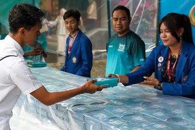 Gandeng OPPO, UNDIP Tebar Kebaikan Lewat Pembagian 1.500 Paket Takjil Gratis bagi Mahasiswa