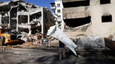 Gelombang Ledakan Mengguncang Tel Aviv Akibat Serangan Rudal Iran