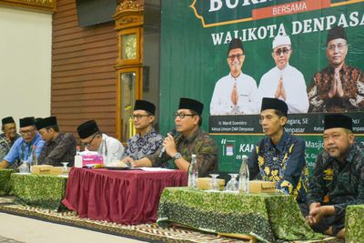 Wakil Wali Kota Denpasar Hadiri Buka Puasa di Masjid Al-Falah, Perkuat Toleransi Antarumat Beragama