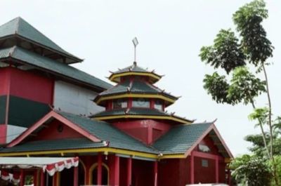 Masjid Cheng Hoo Samarinda: Di Mana Relief Naga dan Patung Singa Bersanding dengan Kaligrafi