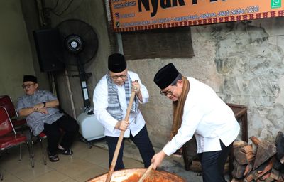Pramono Anung Ngaduk Dodol Nyak Mai: Cara Seru Lestarikan Kuliner Tradisional DKI Jakarta