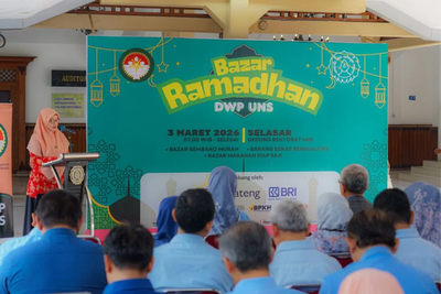Ramadhan Penuh Berkah, DWP UNS Gelar Bazar Murah dan Bagikan 1.091 Paket Sembako untuk Warga Kampus