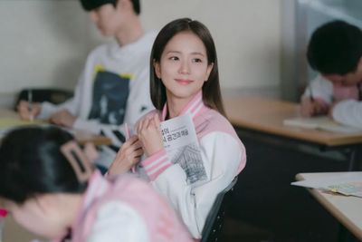 5 Alasan Wajib Nonton Boyfriend on Demand, Drakor Jisoo Blackpink di Netflix