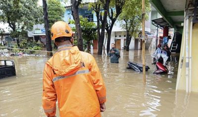 Hujan Deras Picu Banjir di Jakarta, 75 RT dan 19 Ruas Jalan Tergenang
