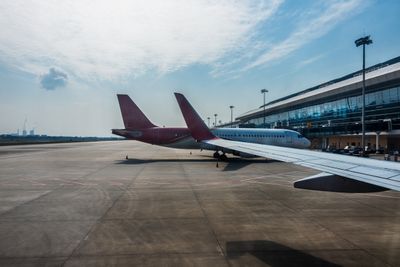 Penumpang Mulai Ramai, Begini Situasi Bandara Menjelang Mudik di Kendari Jelang Lebaran 2026