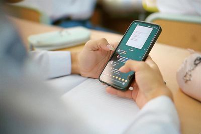 Anak di Bawah 16 Tahun Dilarang Main Medsos Mulai 28 Maret 2026 Mendatang, Begini Respon DPRD DKI Jakarta