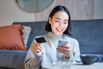 Perbedaan Internet Banking dan Mobile Banking: Cara Akses, Fitur, dan Keamanannya