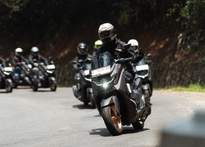 Kenapa Rider Harus Stretching Sebelum Touring Jauh?