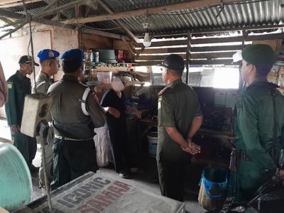 Satpol PP Aceh Besar Ciduk Warga Mokel di Siang Hari Ramadan di Indrapuri