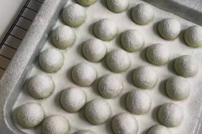 Kue Lebaran Kekinian! Resep Putri Salju Pandan Keju yang Lumer di Mulut