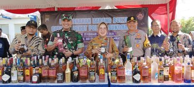 Jelang Lebaran, Jajaran Polres Sukoharjo dan Forkopimda Musnahkan Ratusan Gram Narkotika dan Knalpot Brong